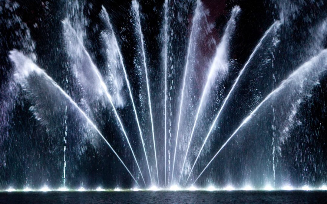 Éclairage de spectacle à Agde : aquashow et jeux de lumière pour des attractions touristiques